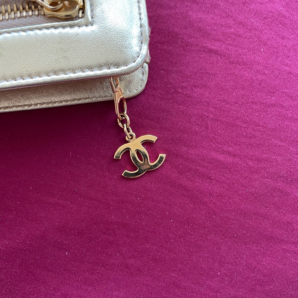 CHANEL vintage gold clutch wristlet - rare - Picture 5 of 9